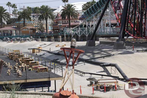 05.01.09 - Notice the track/tray that is being installed.
