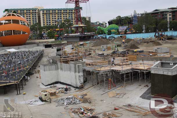 05.29.09 - The center section decking/forms are being installed