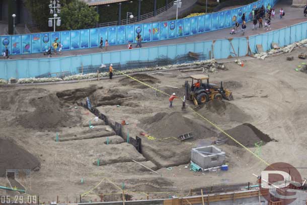 05.29.09 - Looks like pipes and conduit going in the viewing area.
