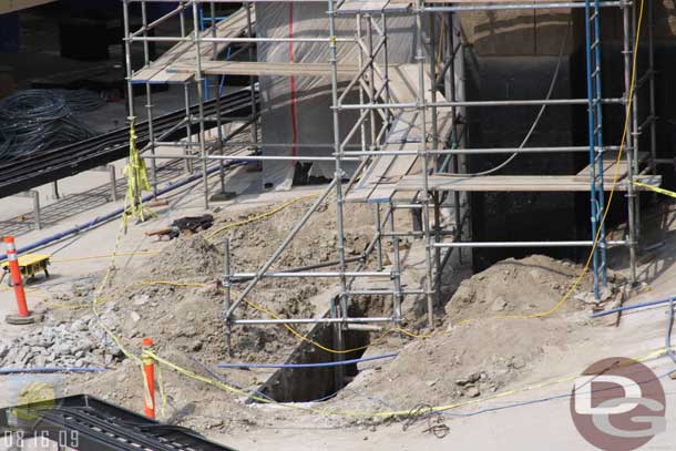 8.16.09 - The hole in the bay is still there, wonder what is going on there..