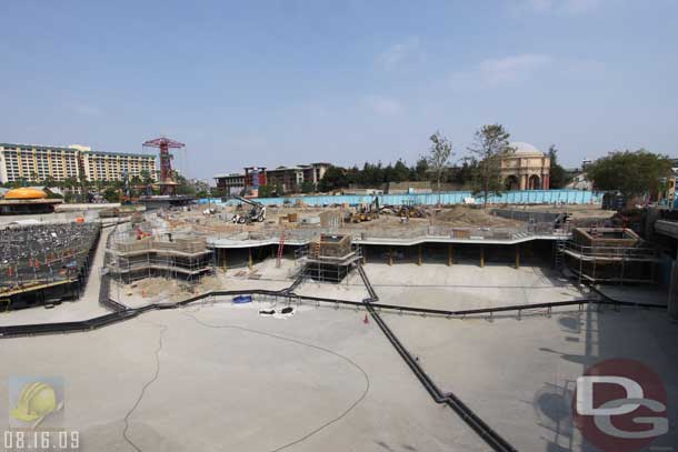 8.16.09 - A wide shot of the viewing area