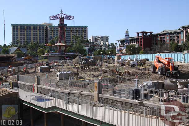10.02.09 - The viewing area is very very slowly taking shape