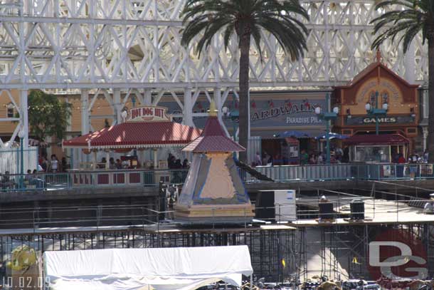 10.02.09 - Hmm.. are they going to be repainting the housings?