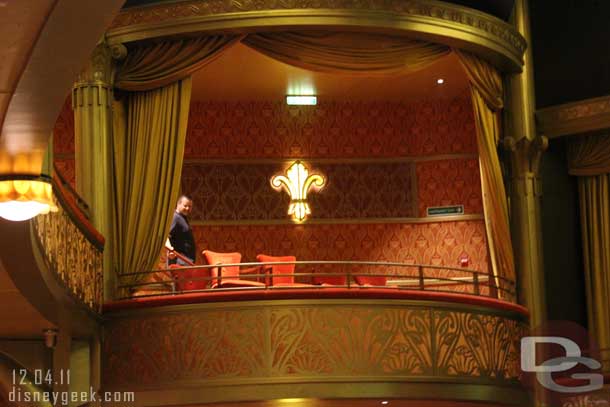 Random shot of one of the boxes in the balcony.