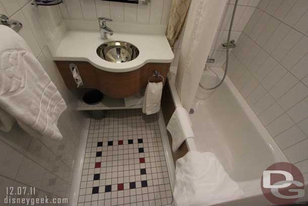 A couple random shots of the stateroom bathroom.. 