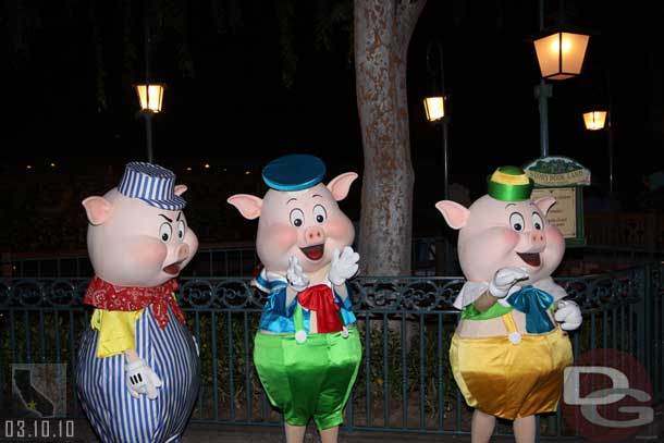 The three Little Pigs out front of the Storybook Land entrance