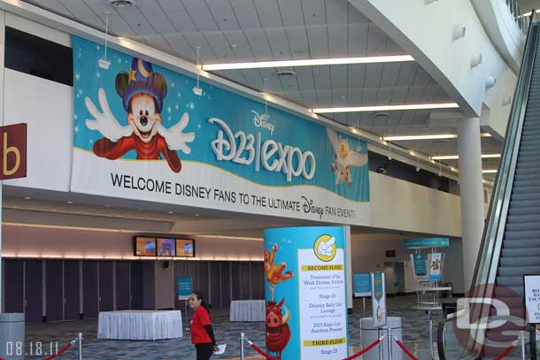 The entrance to the convention floor.