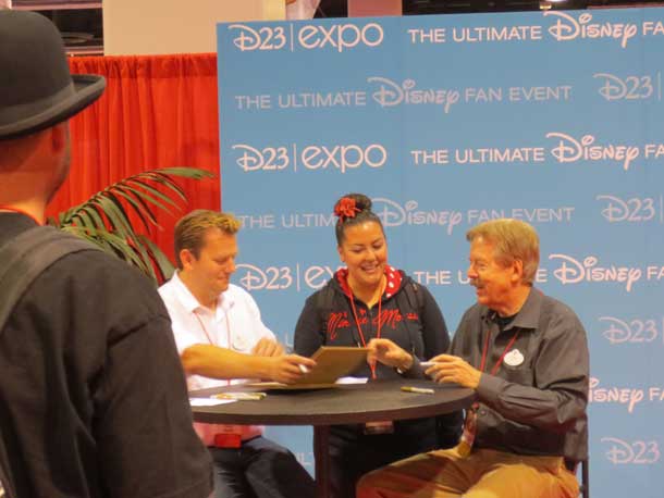 In the Talent Roundup area you could meet some of the presenters and get autographs and pictures.  Here is Tony Baxter with some fans.