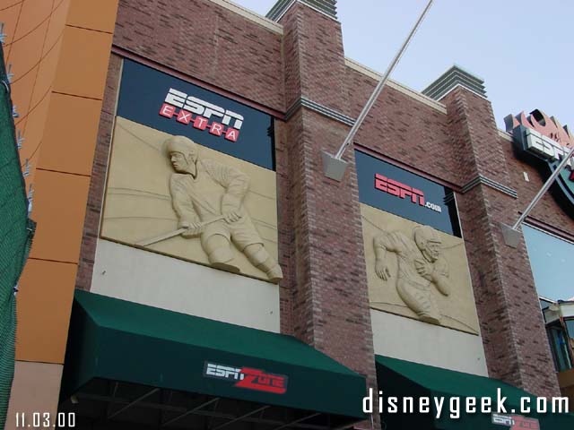 Work on the ESPN Zone exterior looks almost complete. Here you get a real good look at the figures that line the buildings exterior. The heads on these figures move.