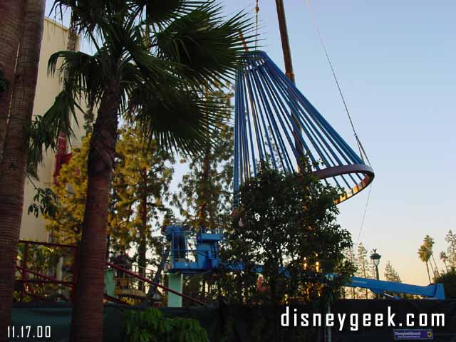 This large structure was being installed along the walkway going from the Disneyland hotel to downtown Disney. They were still working on welding this in place late into the evening, we walked by again at around 8:30pm (and it was a Friday evening).