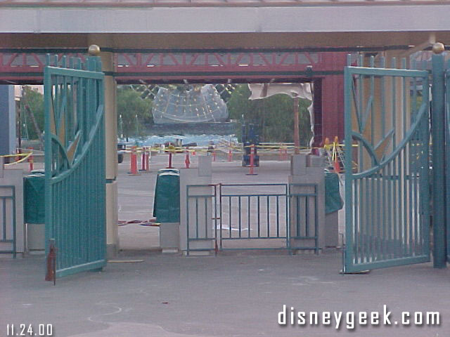 Looking right into the center of the DCA entrance.. Work still continues inside. The entrance gates look just about complete though.