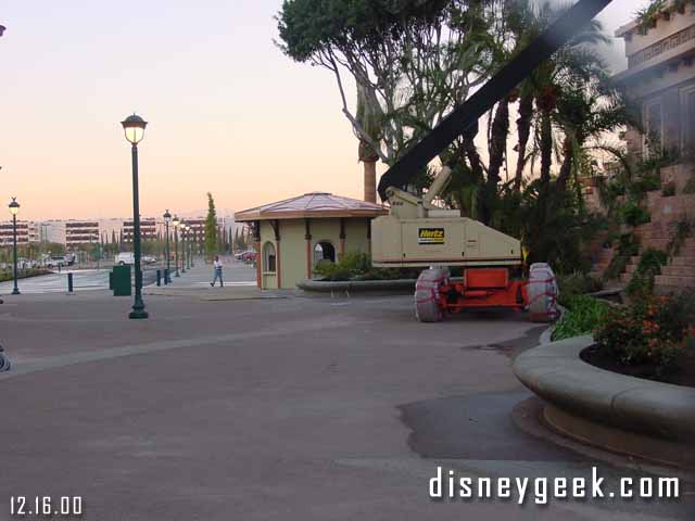 Looking between the Rain Forest Cafe and the Zone towards the parking lot.