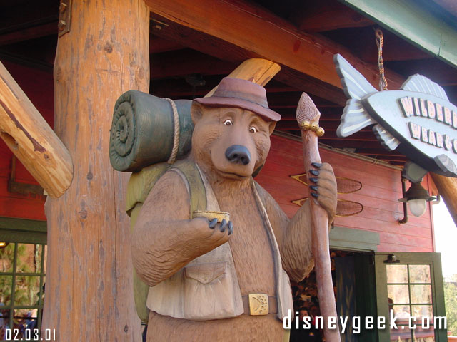 Almost every picture I have seen shows the large bear by GRR, so here is the smaller bear by the gift shop next to the ride.