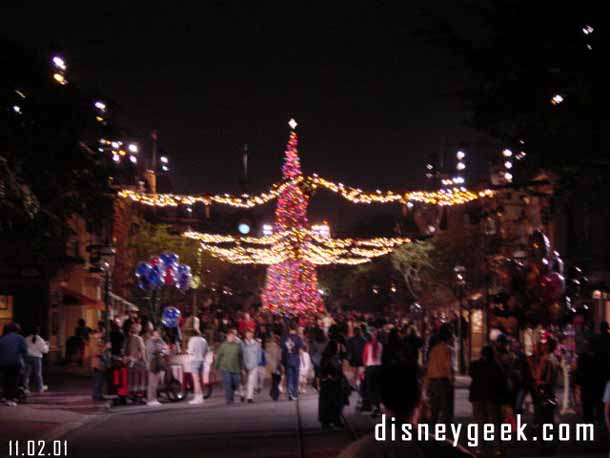 We were walking down Main Street and something seemed weird. It finally dawned on us that none of the building lights were on. (Later in the evening they were all working again).