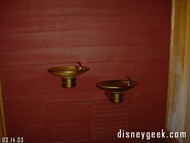 A couple newly redone drinking fountains out in Critter Country.. probably the best drinking fountains in Disneyland, our old favorites were the goofy water in Toontown.