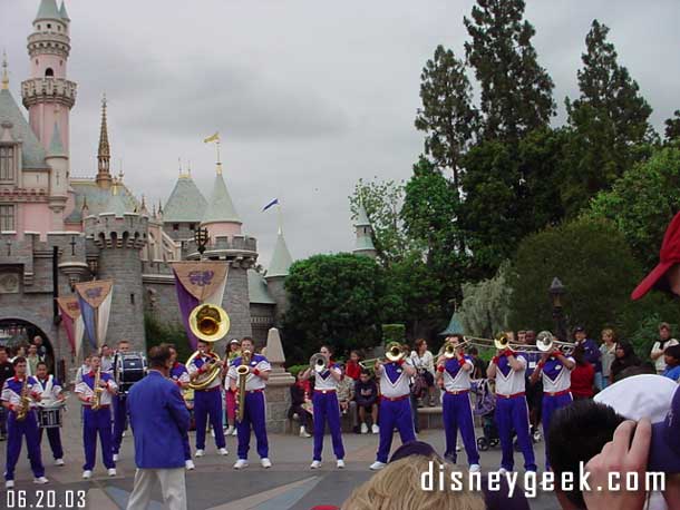 This set in front of the Castle featured Disney tunes.