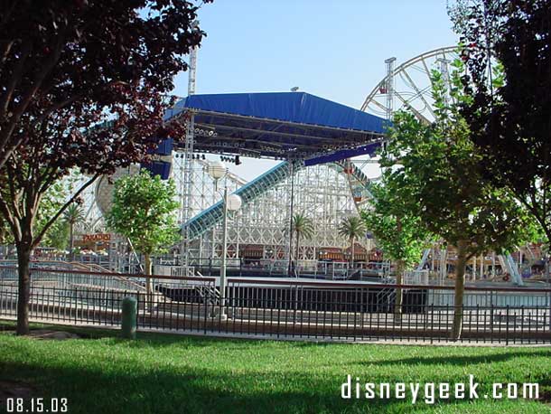 The stage is still up, our guess for the ABC weekend, why there is not a band or someone using it is beyond us.