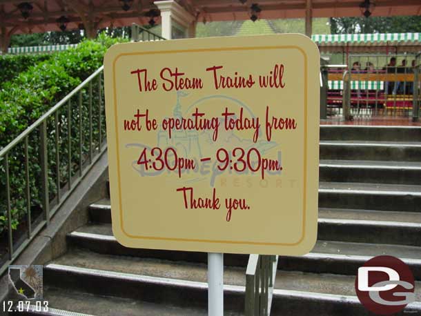 Out at the NOS station there was a notice about the trains closing during the two candlelight shows