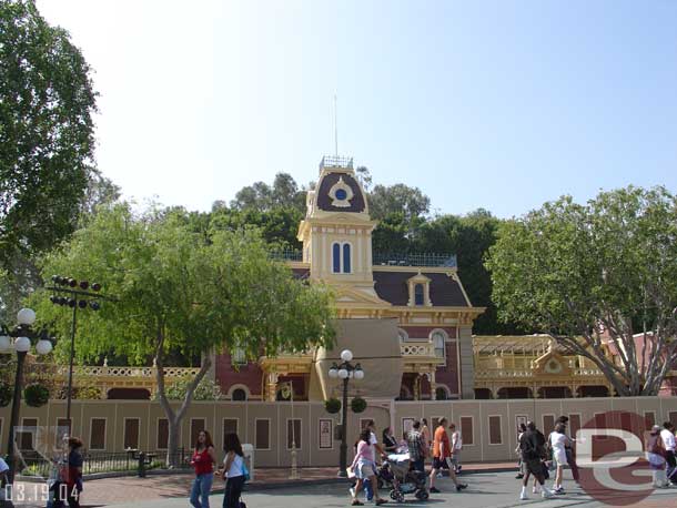 Let's start our tour of walls on Main Street USA