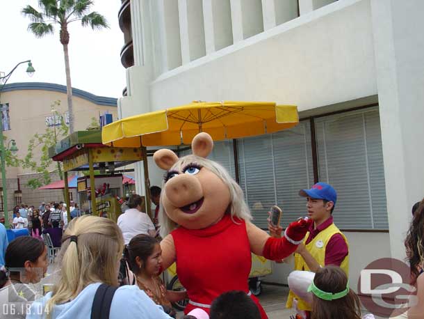 Ms. Piggy and here CM guide..