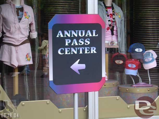 Signs guiding guests to the AP center.