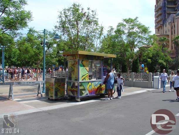 The Aladdin cart is gone and ODV has replaced it with a snack cart (this probably happened a while ago and I am just blind, since I block the carts out usually)