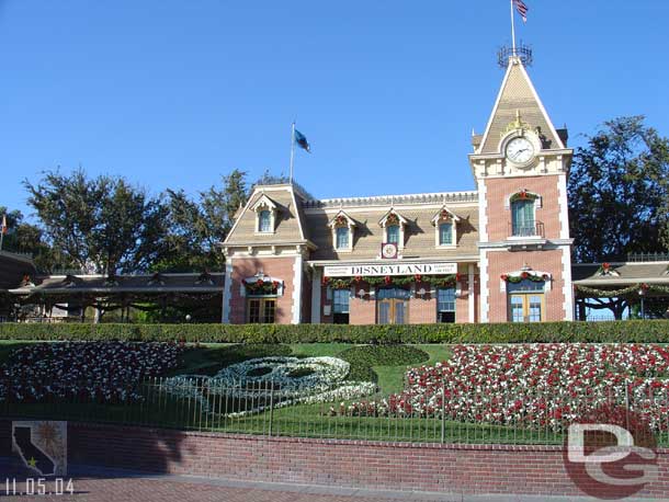 Next up a series of shots of Main Street USA and how its decorated this year..