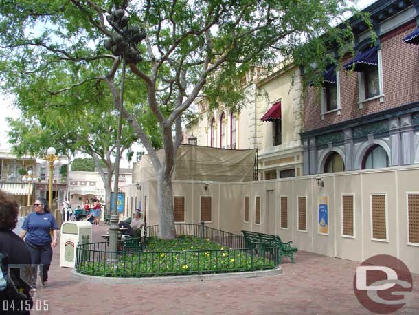 Walls are up by the Bank and Opera house, but the upper levels are no longer tarped off