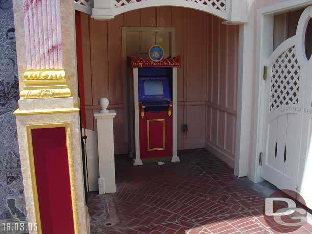 A good shot of the Kiosk to look up where your pictures are, unfortunately the system is not fully functional, I received an email with a listing, but the listing this display gives you is only partial.