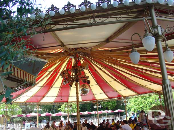 Looks like a new or at least heavily cleaned roof on plaza pavilian