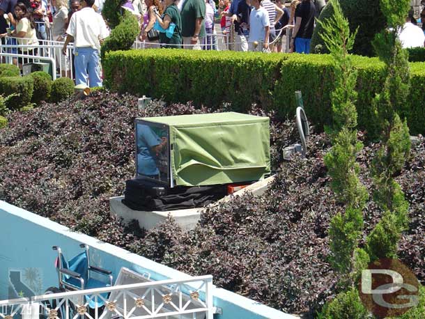 A shot of the projector by Small World (anyone see Remember from out there?  How's it look?)