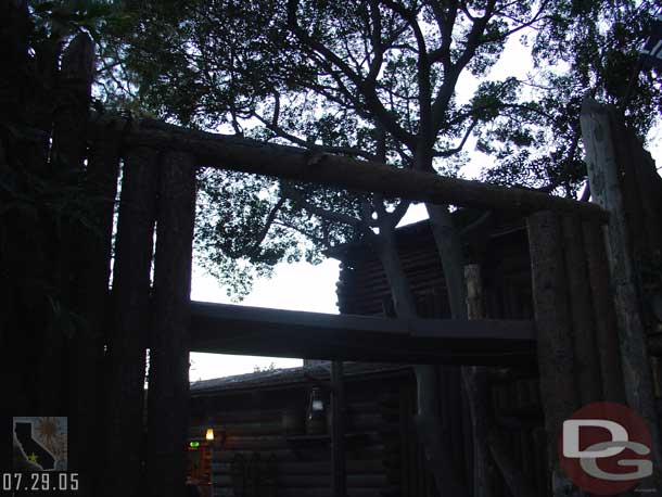 Part of the Frontierland entrance sign is missing.