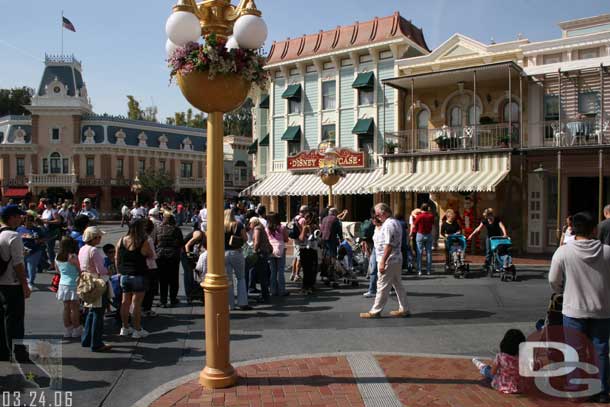 Wow the line for pictures with Winnie the Pooh and friends