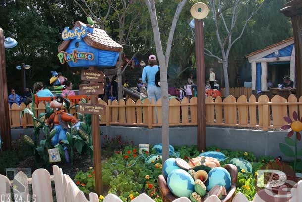 Now some daytime shots of the new play area in Toontown.