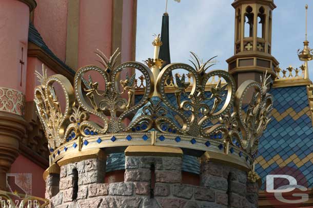 Now a series of shots of the crowns on the castle.