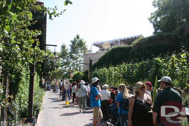 The line for the cooking demonstration