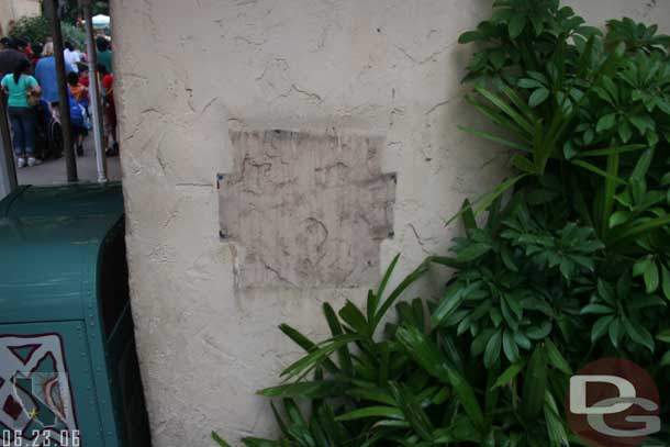 A missing sign in Adventureland