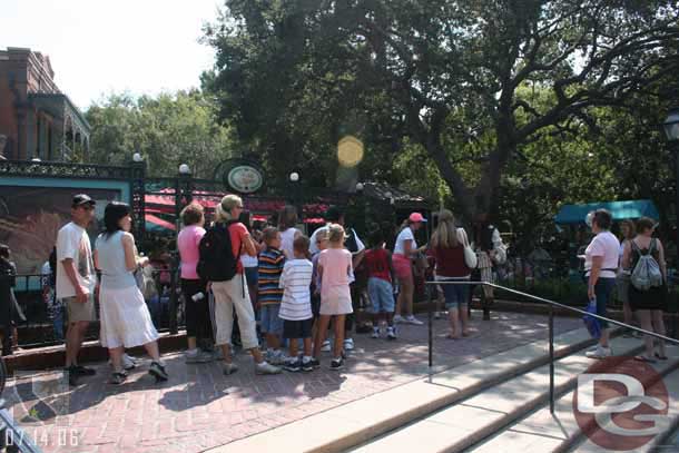 The line for a picture with Captain Jack