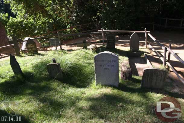 A look around the cemetary behind the Fort.