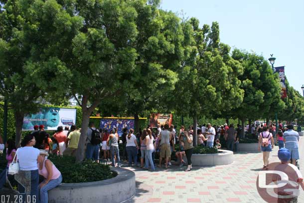 Is this a sign of things to come, look at the crowd at the tram stop (luckily it was not)