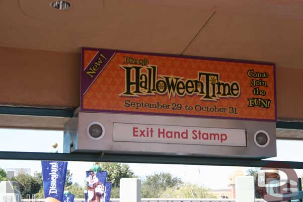 A Halloween sign at the DCA exit