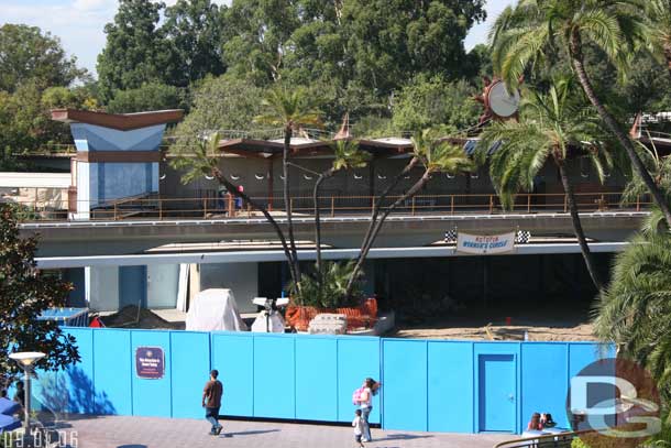 Speaking of work continuing.. the walls are now pushed out as they work on the new monorail station configuration and sub queue.  We will post more pictures Sunday in a construction progress section.