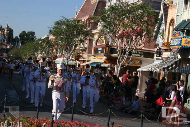 The Disneyland Band arrives