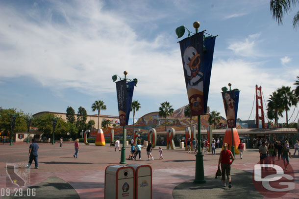 Kind of suprised to see the same banners in the Esplanade, the California lettering has been transformed