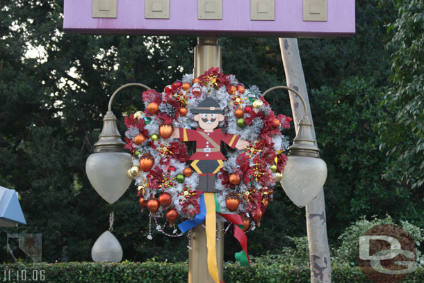 Small World is back to Holiday self..