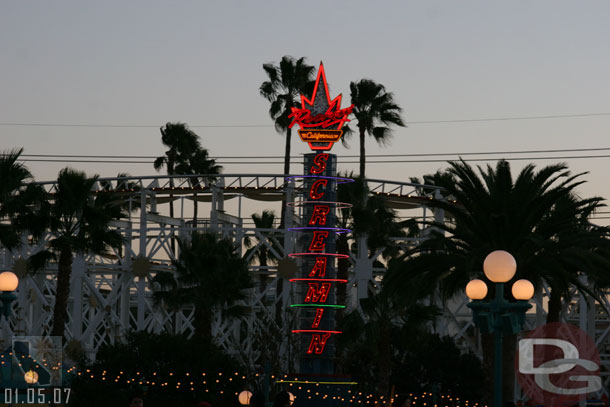 Over to DCA now.. Here is the Rockin sign on Screamin