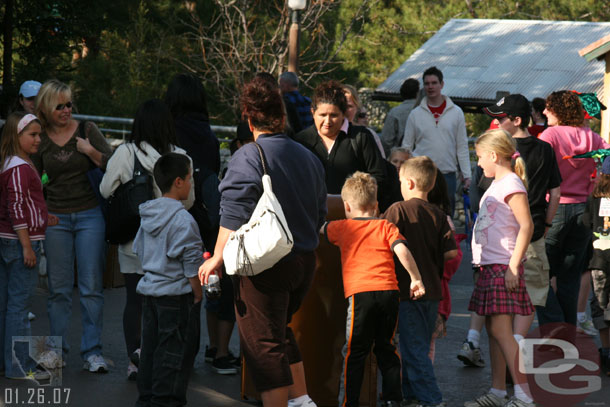 A group of kids attacking Push.. not sure why their parents let them do that, seems poor to me.