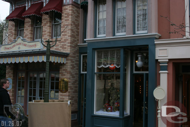 They are still working on the lamp posts down the side streets on Main Street