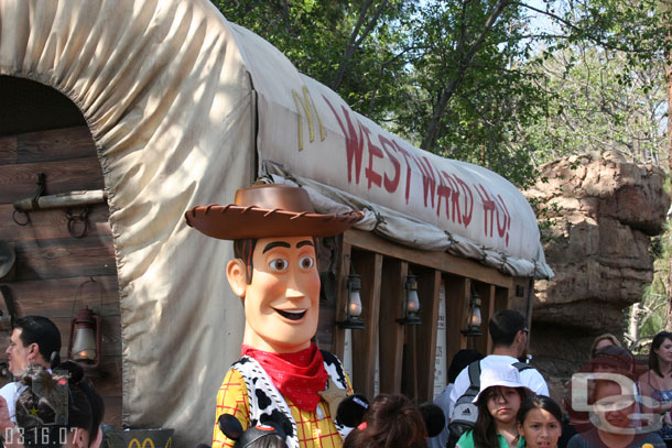 Woody handing out near the McFry cart (Jessie was there too)