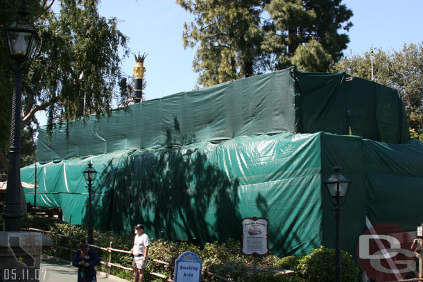 The top of the Mark Twain is behind a tarp again